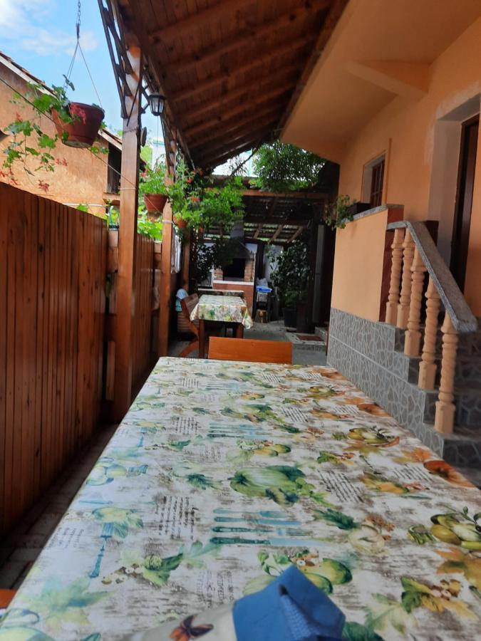 Pensiunea Cristiana Curtea de Argeş Exterior foto